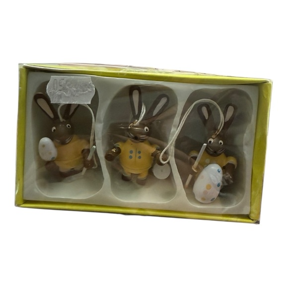 Vintage Erzgebirge-Style (3) Wooden Easter Bunny Ornaments – German Art - Picture 7 of 8